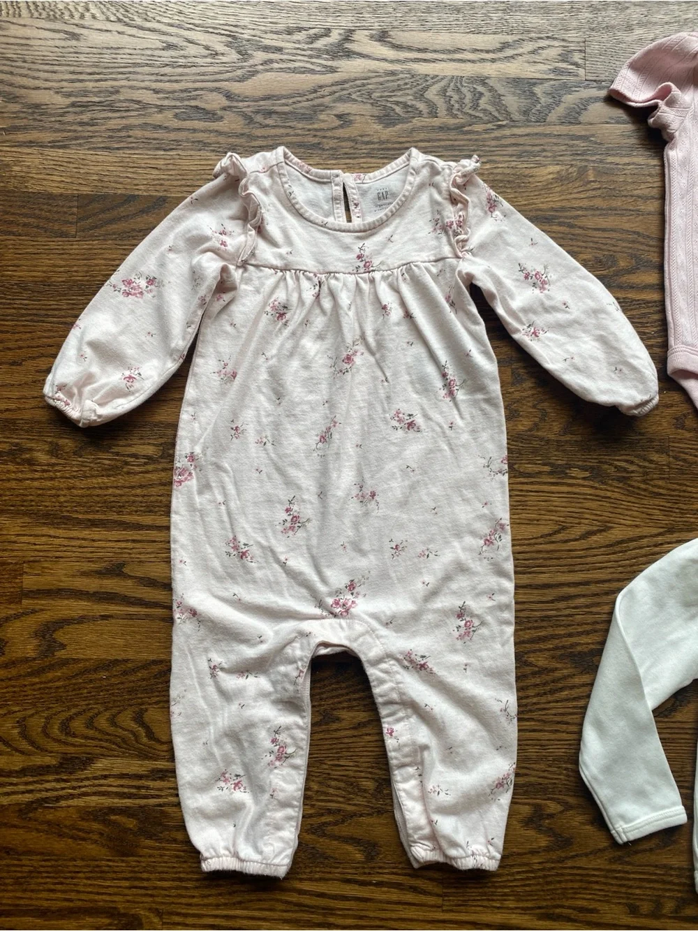 Baby gap organic Jamie kay baby girl lot size 6-12 months pink romper bodysuits